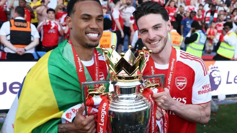 Fernandes and Shaw named PFA players of the year image 1
