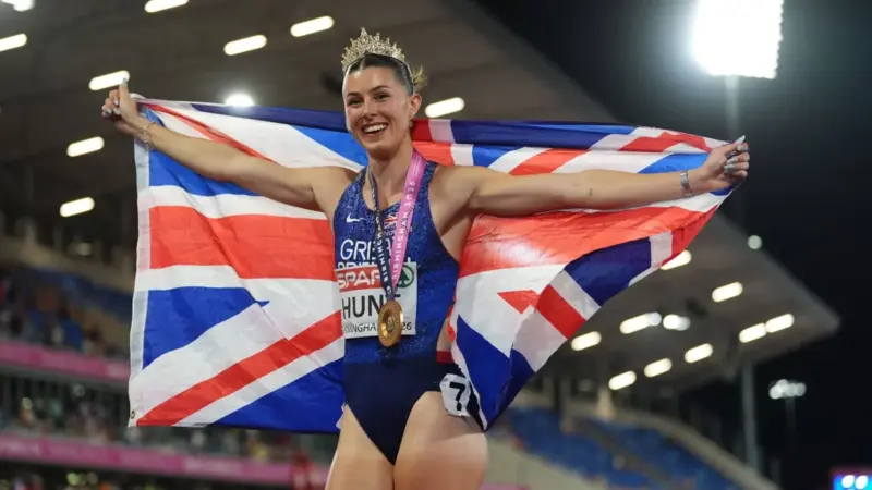 Birmingham sees Amy Hunt secure 200m gold, Dina Asher-Smith takes bronze