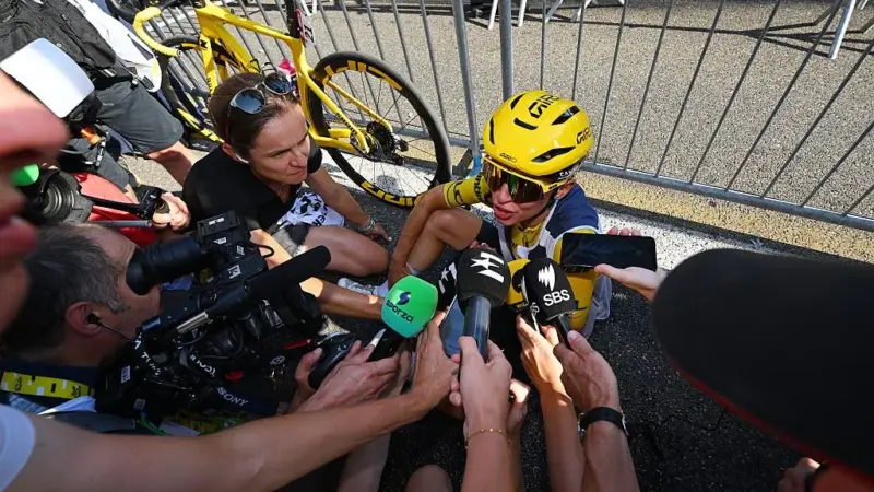 Vollering takes lead in penultimate stage image 1