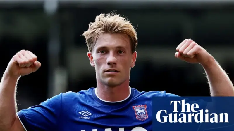 Ipswich secure late victory against 10-man Crystal Palace