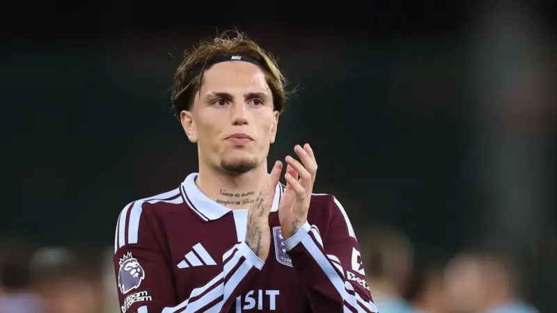 Garnacho’s ‘disinterested’ display raises concerns at Aston Villa